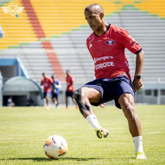 Díaz comenzó a diseñar el once de Wilstermann para enfrentar a Atlético Paranaense