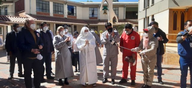 Áñez llevó alimentos y kits de bioseguridad al Hogar de Ancianos en Tarija