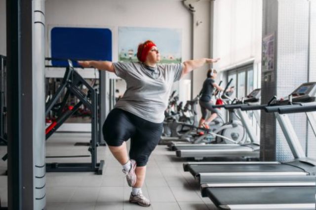 Una universidad prohíbe a los instructores deportivos usar lenguaje 'gordofóbico' con los estudiantes