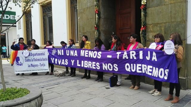 Ni Una Menos pide investigar a Comandante de la Policía de Bermejo