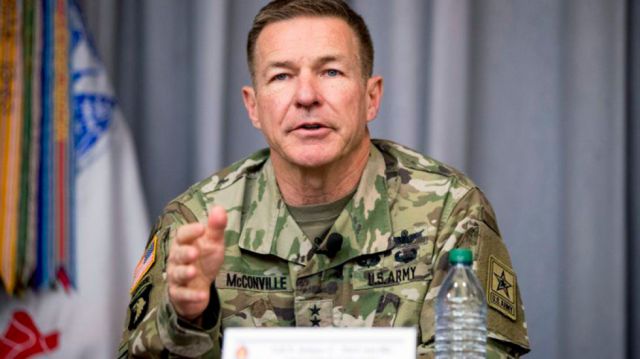 Contradicciones entre Trump y jefes militares
