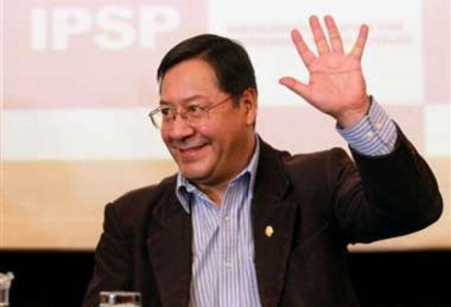 Arce y su proyecto para devolver 10% de aportes a AFPs