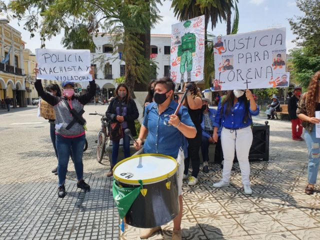 Mujeres piden frenar la violencia machista en la Policía en Santa Cruz