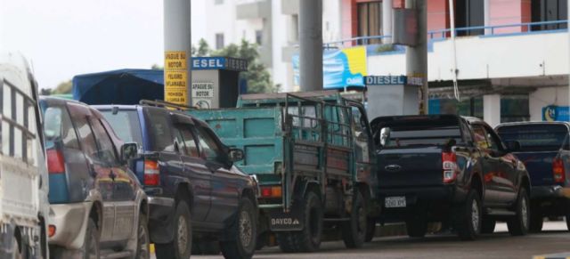 Falta de combustible: YPFB garantiza el abastecimiento