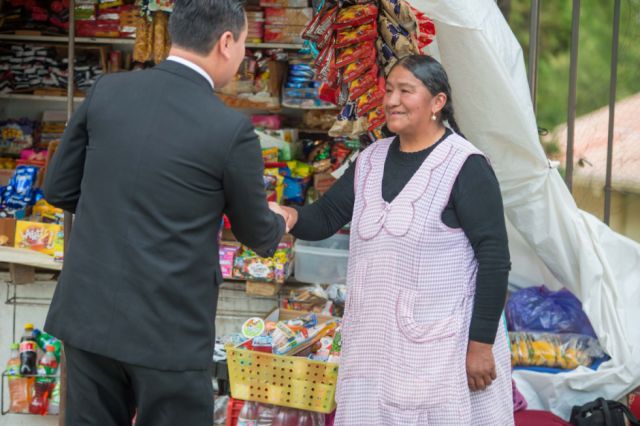 BancoSol apoya a clientes para la inclusión digital 