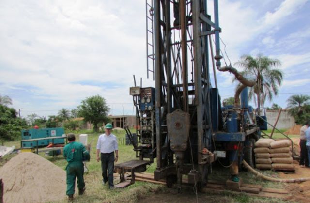 Gobierno  inicia la  perforación  pozos de agua