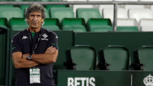 Pellegrini: “Jugar contra el Madrid, el árbitro y el VAR es muy complicado”
