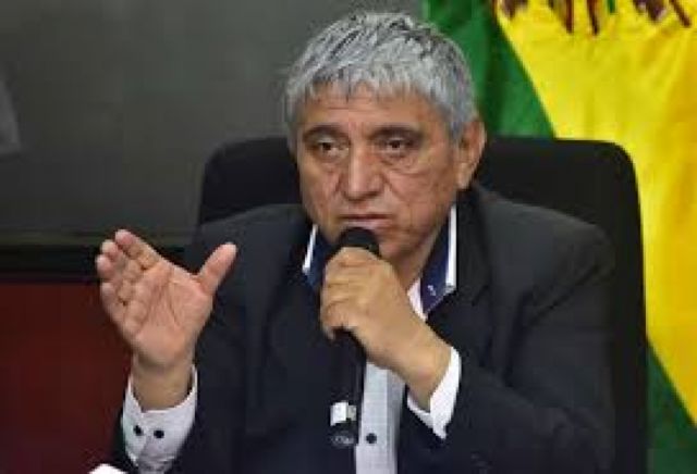  Arias pide a la banca dinamizar el "Crédito 1,2,3"
