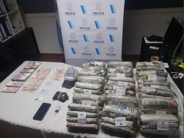Incautaron  20 kilos de  hojas de coca en Villa Celina