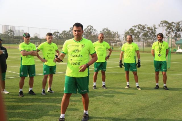 César Farías:  “Bolivia va a competir, es  una Selección diferente”