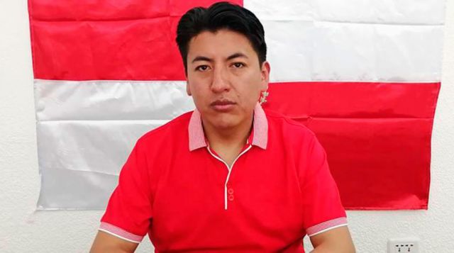 Pumari: “sería un grave error” dejar la candidatura