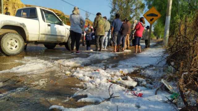 Bloqueo de caminos en la comunidad de Tomatitas