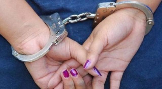 Al penal mujer acusada de matar a su hija de 3 años
