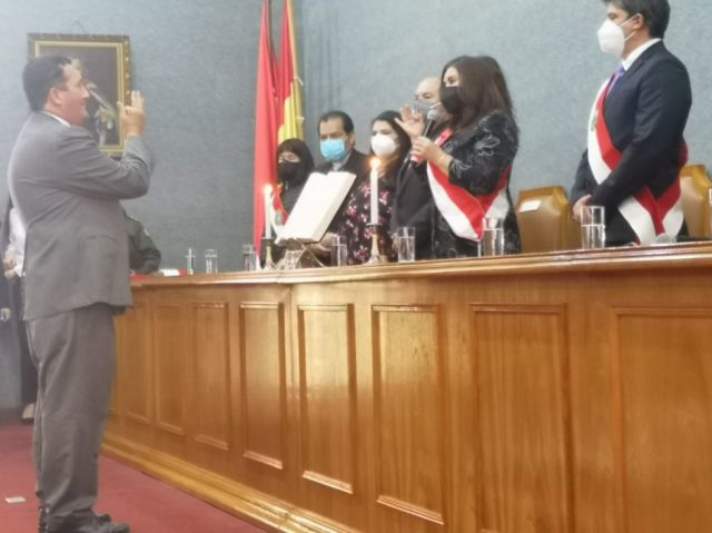 Alfonso Lema toma posesión como alcalde de Tarija y anuncia 5 ejes para su gestión