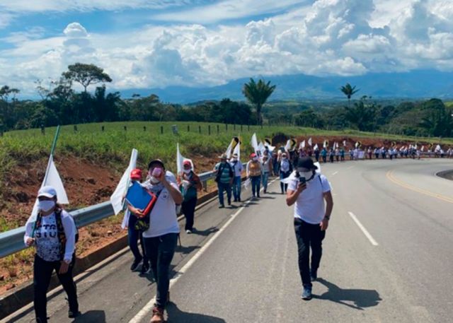 Exguerrilleros de FARC-EP piden paz