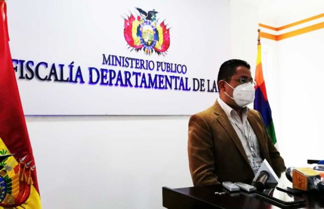 Fiscalía requiere levantar alerta migratoria contra Evo