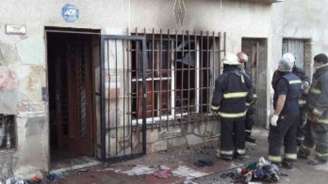 Mató a su ex suegra y a dos niñas, luego fingió incendio