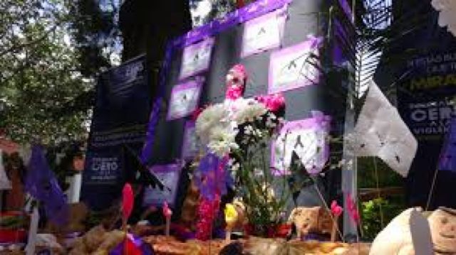 Arman "mast'aku" en memoria de las víctimas de feminicidio e infanticidio en Cochabamba