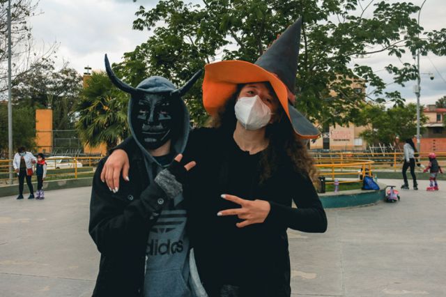 Los hermanos Sebastián y Vanessa BassWerner López. 