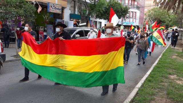 Marcha en Tarija por dos tercios y rechazo a los resultados electorales