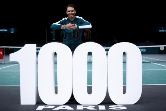 El español Rafael Nadal sigue de festejos en París