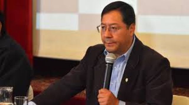 Comisión de transición analiza la capacidad del Estado para restituir ministerios suprimidos