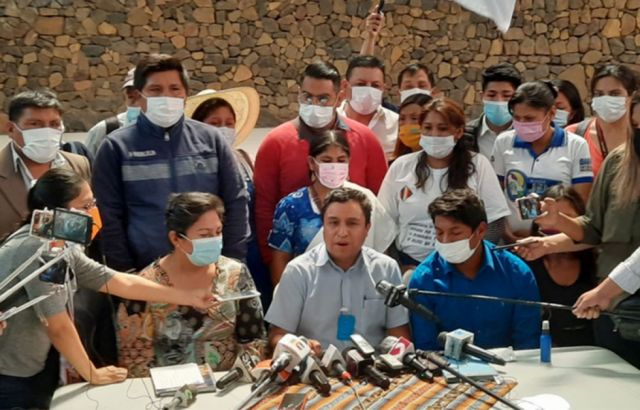 Destapan denuncias de coima por pegas en el MAS