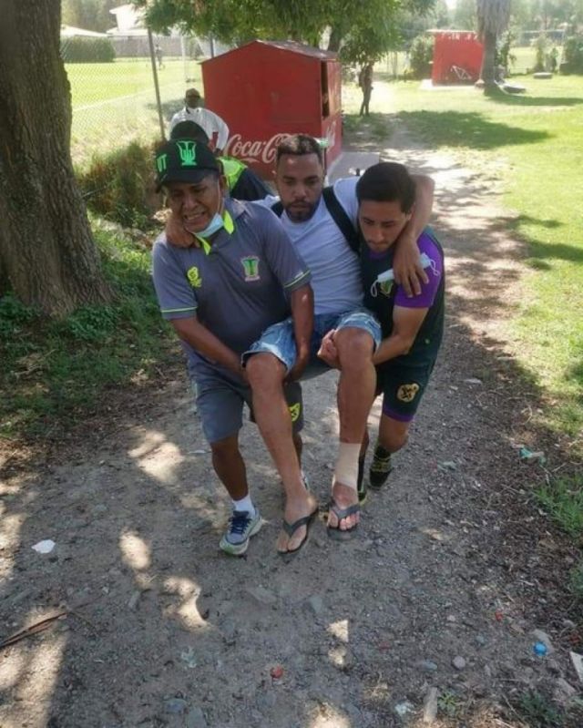 Un jugador de Palmaflor  sufre una grave lesión