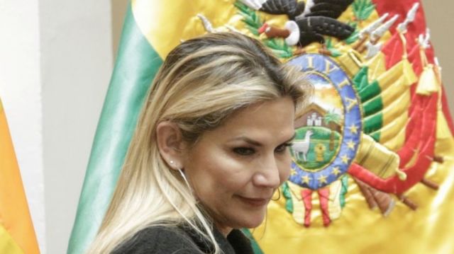 Jeanine Áñez vuelve al Beni y señala que es víctima de acoso