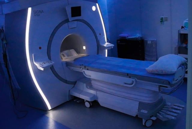 Gobernación entrega moderno resonador magnético al Hospital San Juan de Dios de Tarija