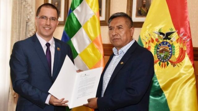 Venezuela acredita oficialmente a Alexander Yáñez como embajador en Bolivia
