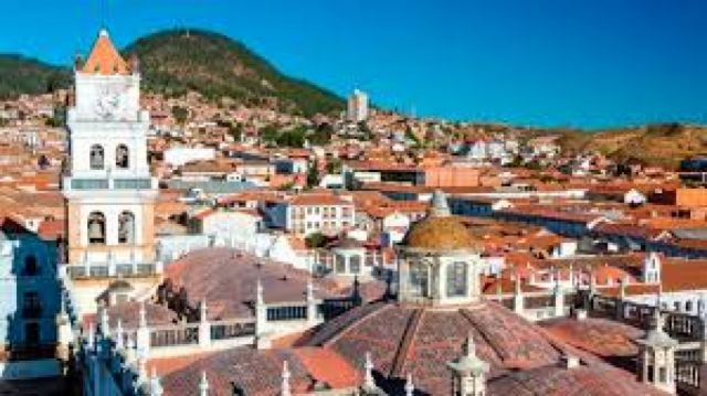 San Francisco Xavier y empresarios presentan proyecto de ley para potenciar emprendimientos privados en Sucre