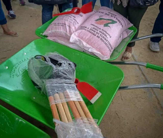 Subgobernación de Cercado entrega semilla e insumos a familias afectadas por la granizada
