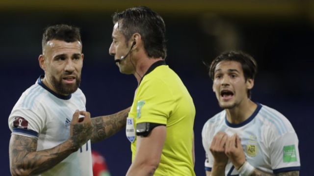 En un partido lleno de polémica,  Argentina igualó con Paraguay