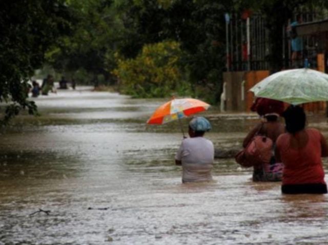 Tormenta Iota se intensifica rumbo a Centroamérica
