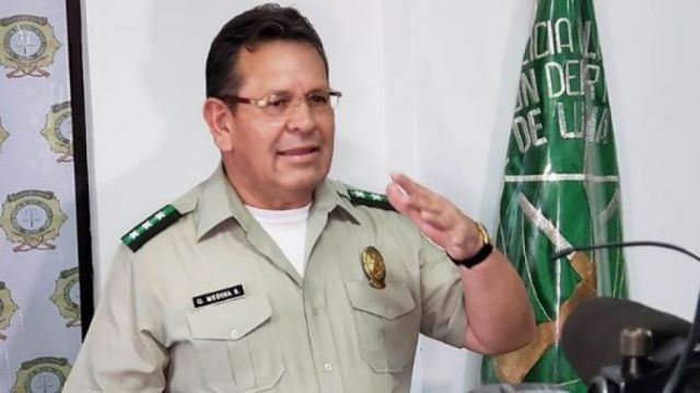 Dan detención domiciliaria al excoronel Medina y sale de Palmasola
