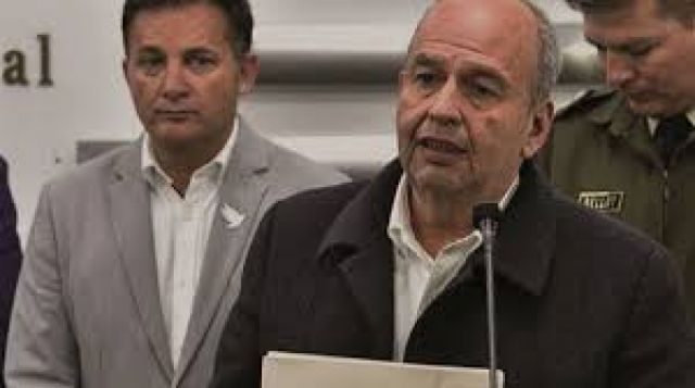 La Policía cumplirá con la aprehensión de los exministros Murillo y López, investigados por la compra posiblemente irregular de gases lacrimógenos