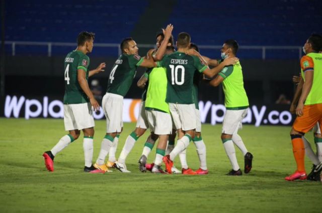 Bolivia se la pone difícil a Paraguay y obtiene su primer punto en empate