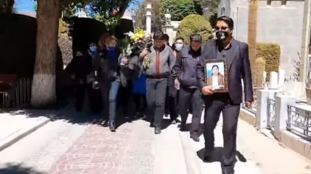 Evo Morales en el cementerio