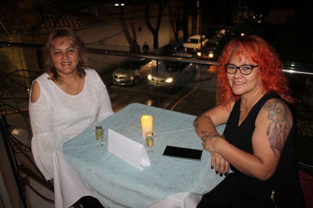 Las amigas: Yolanda Valeriano y María Ontiveros.