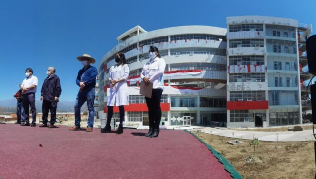 Oliva anuncia conclusión del Materno Infantil en Tarija el 30 de diciembre