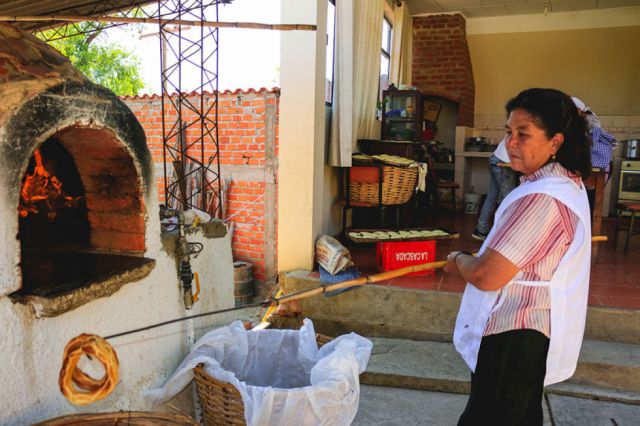 “Es difícil hacer el rosquete, no es como el pan”