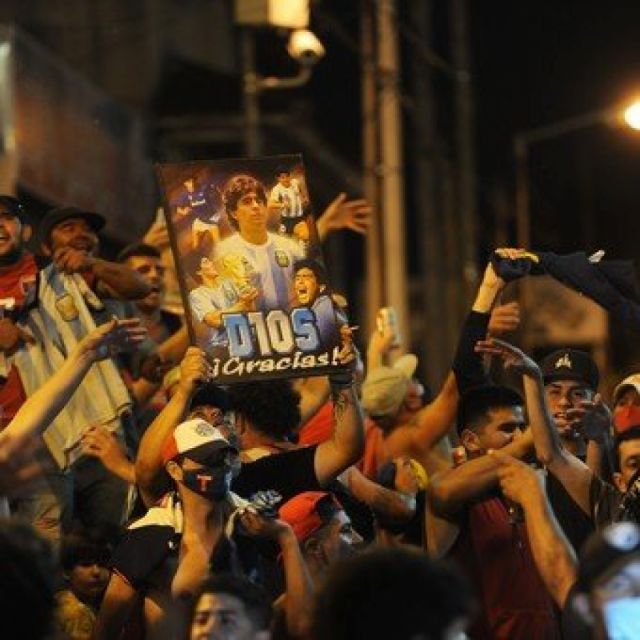 El planeta fútbol se despide del “Diego”