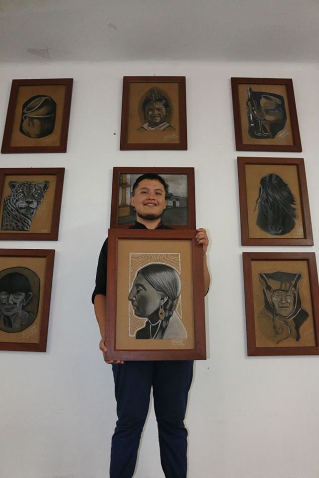 El artista de Caraparí  señala la falta de apoyo  de las instituciones públicas  al arte y a la formación de artistas. 