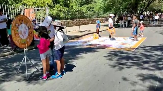 Juegos, bailes y detenidos marcaron el Día del Peatón