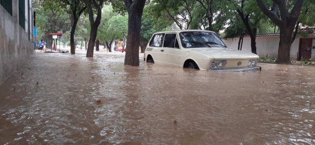 Avenida Potosí, frontis del hospital Obrero