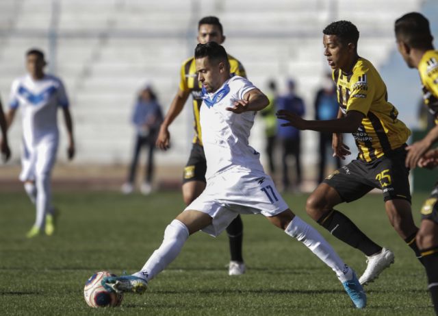 San José resigna un empate  ante el líder The Strongest