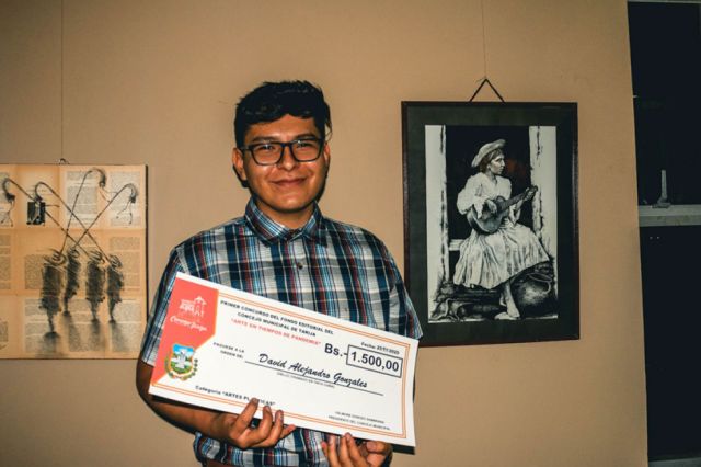 David Alejandro Gonzales ganó con la obra “Añoranza”.