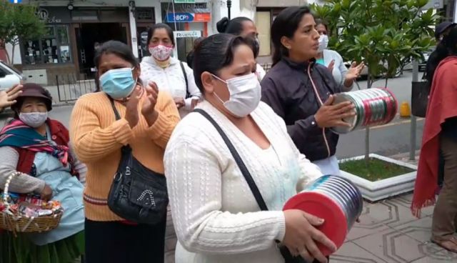 Marcha de madres de familia en Tarija denuncia exclusión de Bono Contra el Hambre