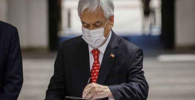 Chile: Piñera firma retiro de fondos de pensiones